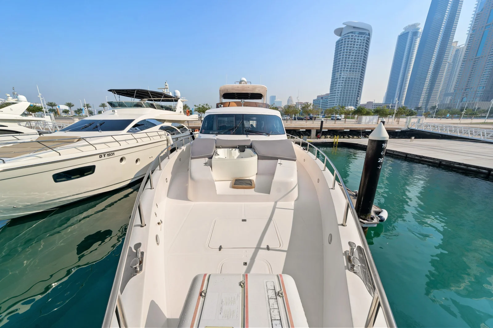 90ft Luxury Yacht View